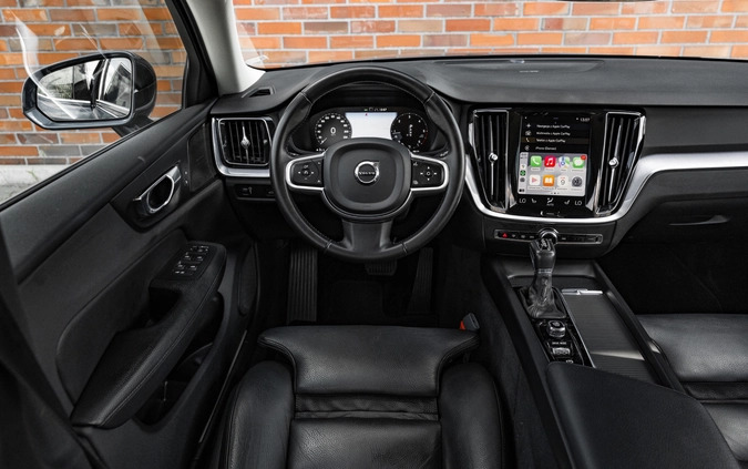 Volvo V60 cena 106900 przebieg: 143170, rok produkcji 2020 z Płońsk małe 781